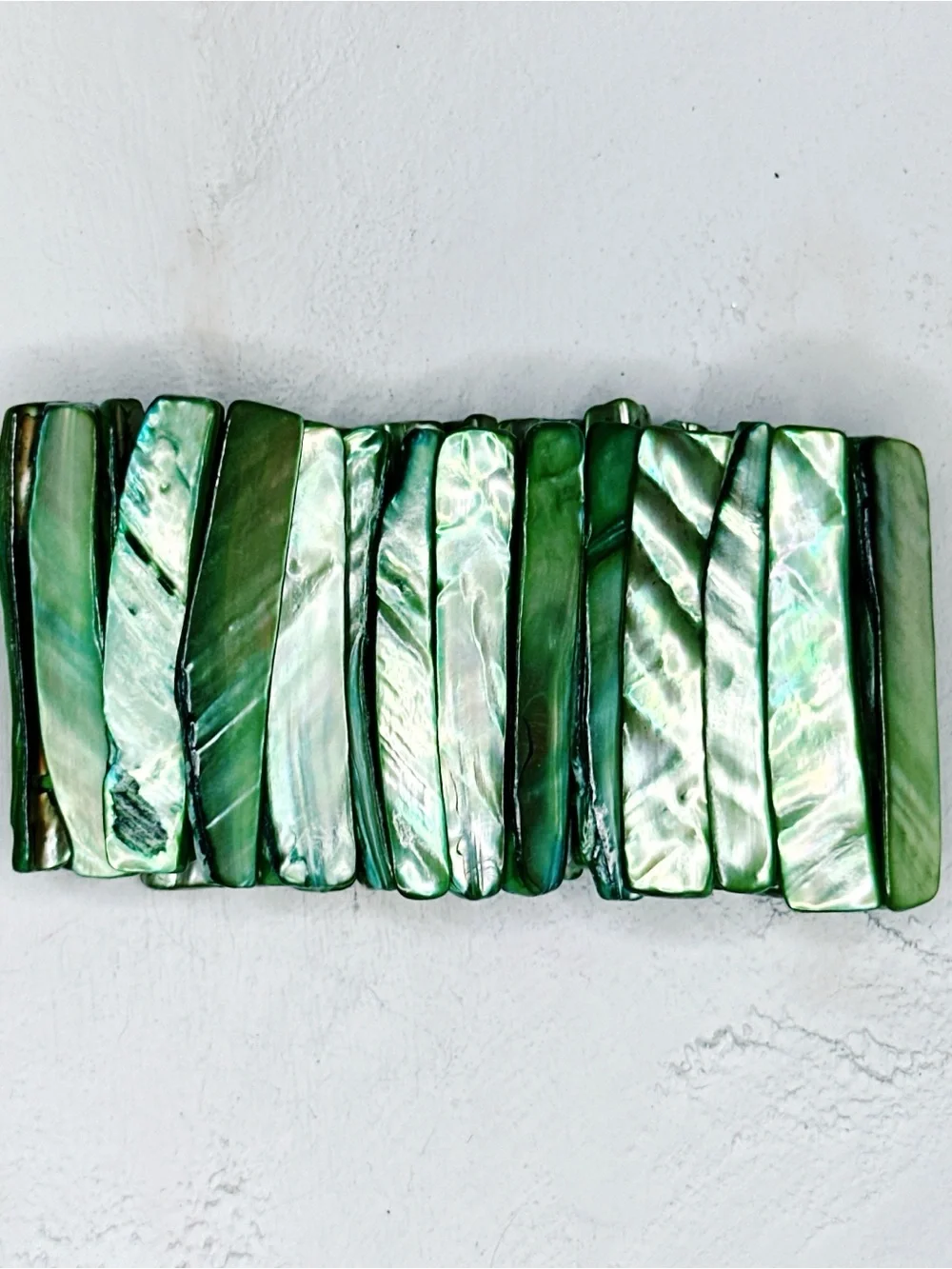 987L. Green Shell Stretch Bracelet